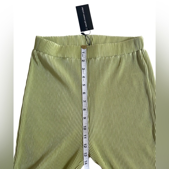 Juniper Blu New Lettuce Edge Lime Green Ribbed High Waist Flare Pants Medium NWT - Picture 12 of 13